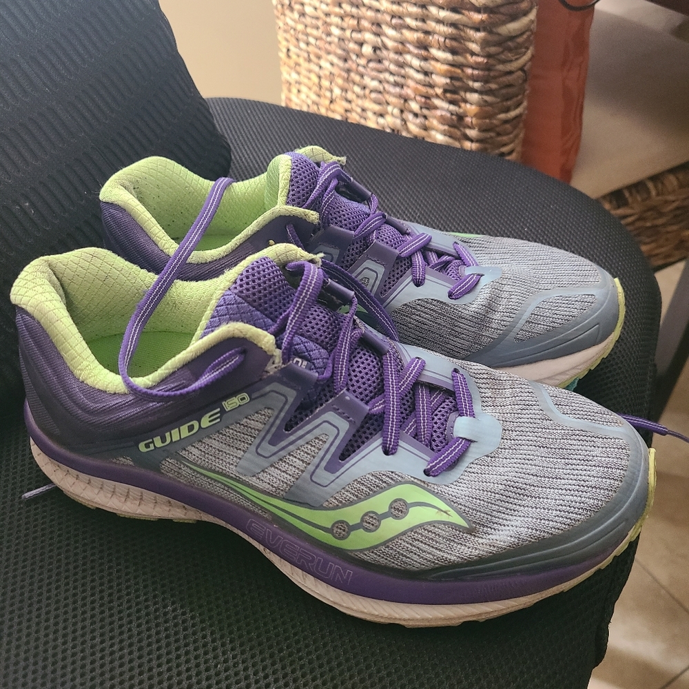 Saucony Running Shoes Size 8.5